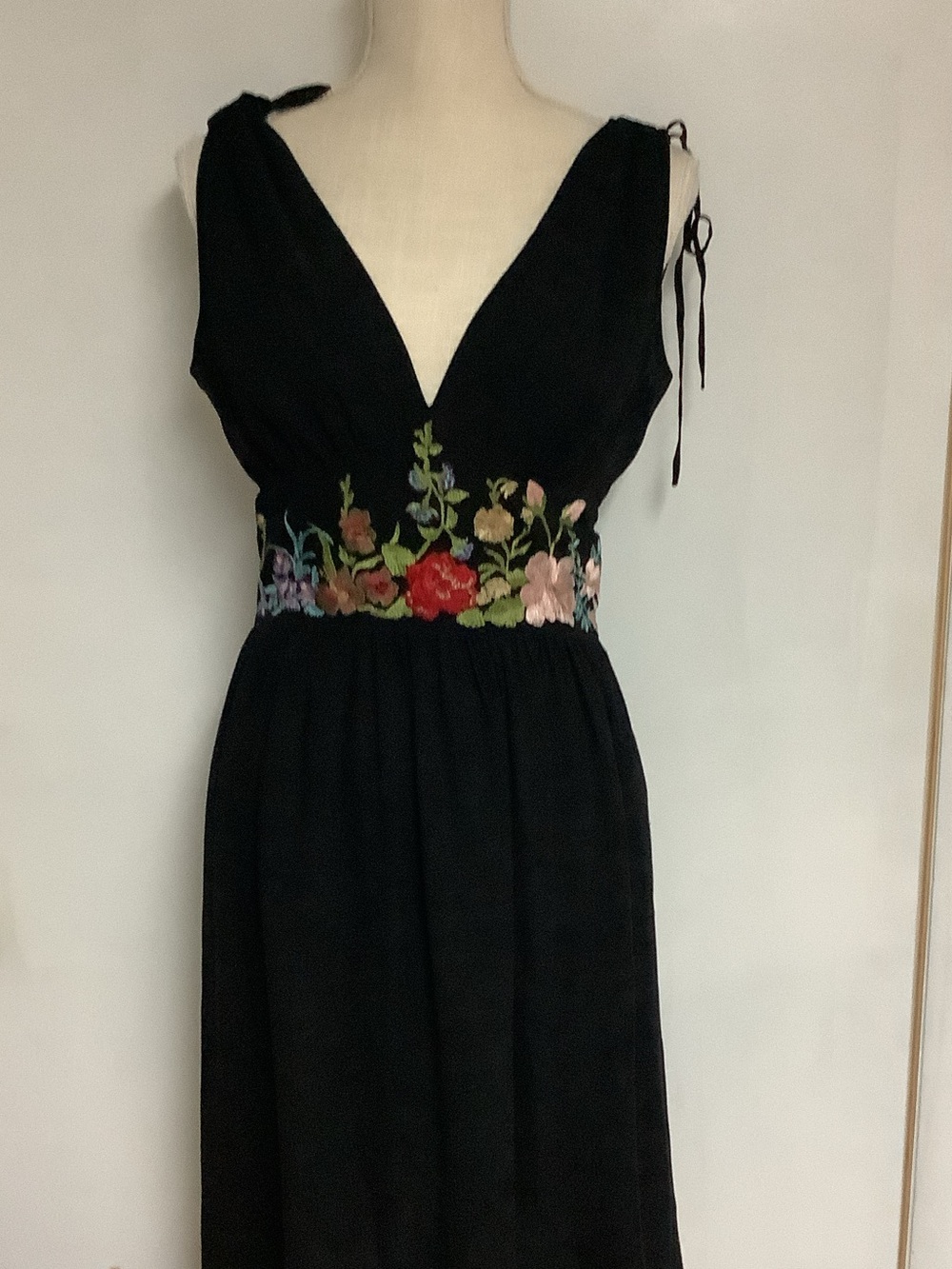 Black V-Neck Floral Embroidered Waist Dress